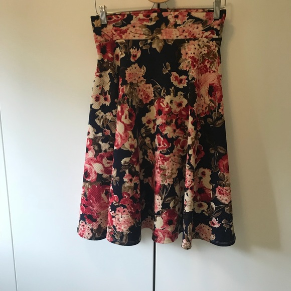 Agnes & Dora Dresses & Skirts - 3/$25 Agnes and Dora Skirt with florals